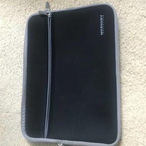 Merkury Innovations 13” laptop sleeve